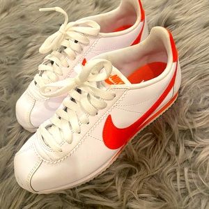 Flamingo pink Nike Cortez